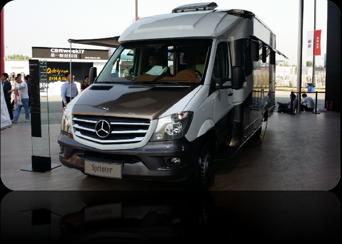 Introduzione a HP-RTM e processi di stampaggio a umido per compositi