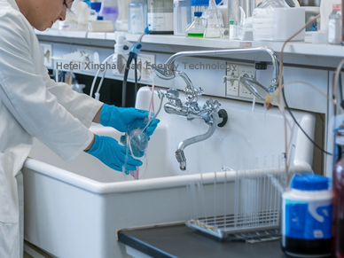 Lavabi personalizzabili in fibra di vetro per ambienti difficili e ad alto traffico