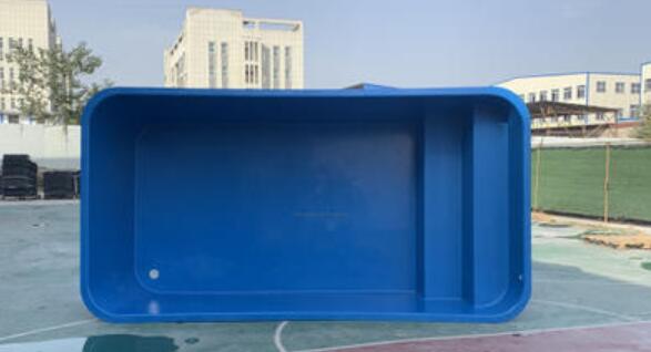 piscina in fibra di vetro