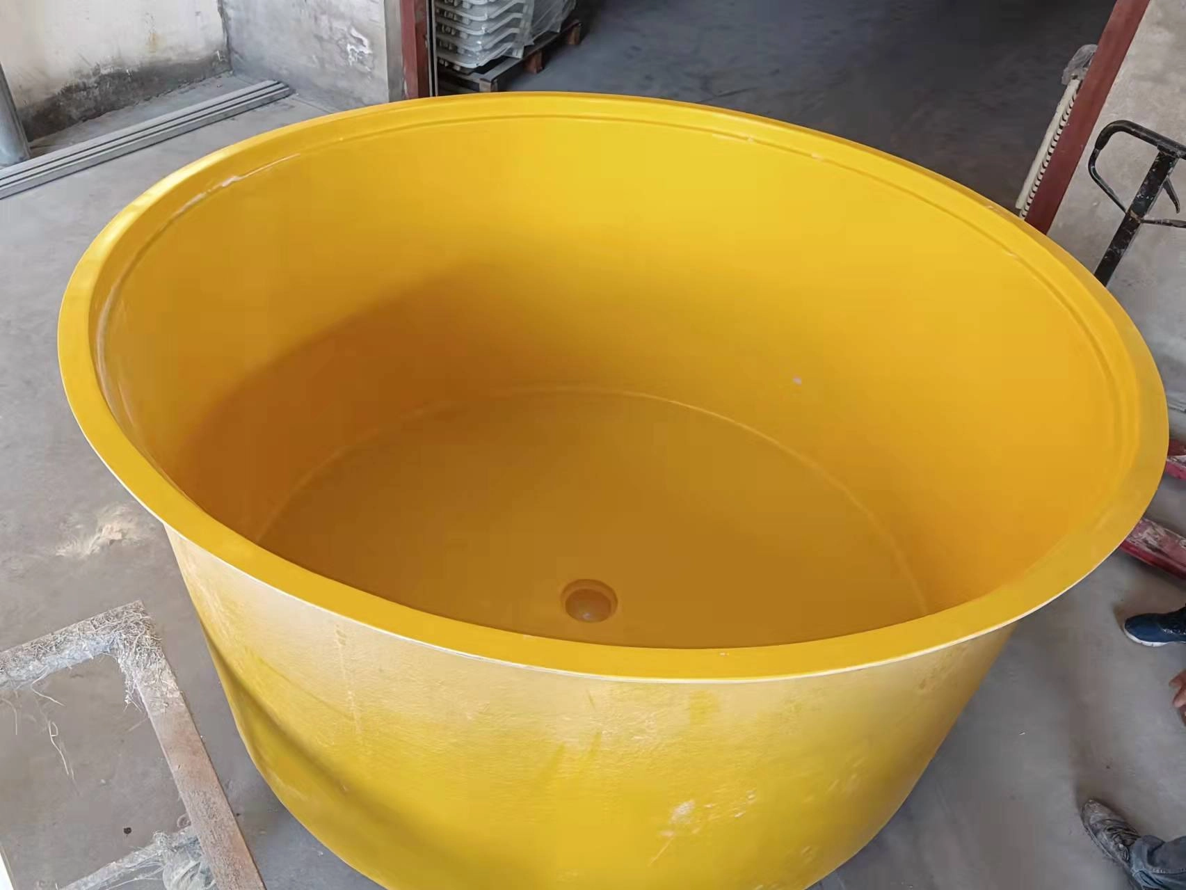 Tank di pesce in fibra di vetro1